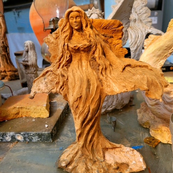 Sculptures - Picture 1 of 1